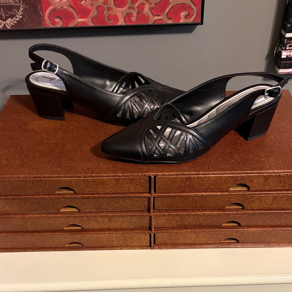 Easy Street Elegant Black Slingback Heels NWOT Size 9M